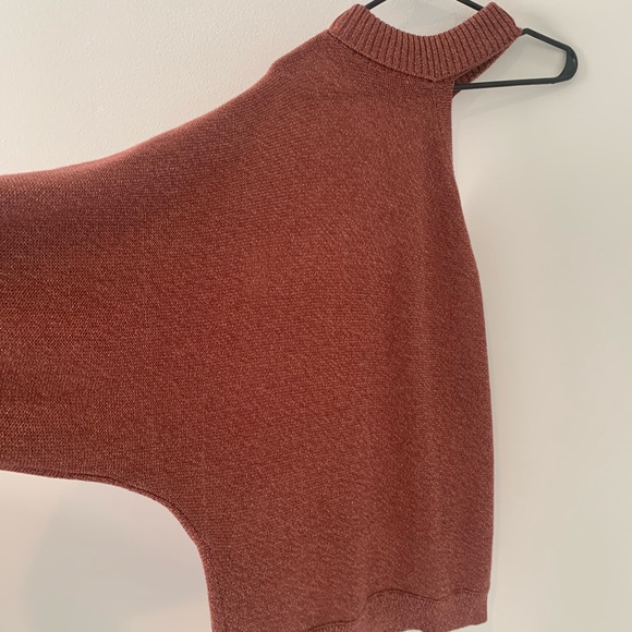 SOHO New York & Company Size Large Cold Shoulder Knit Sweater Casual Winter - Picture 4 of 5